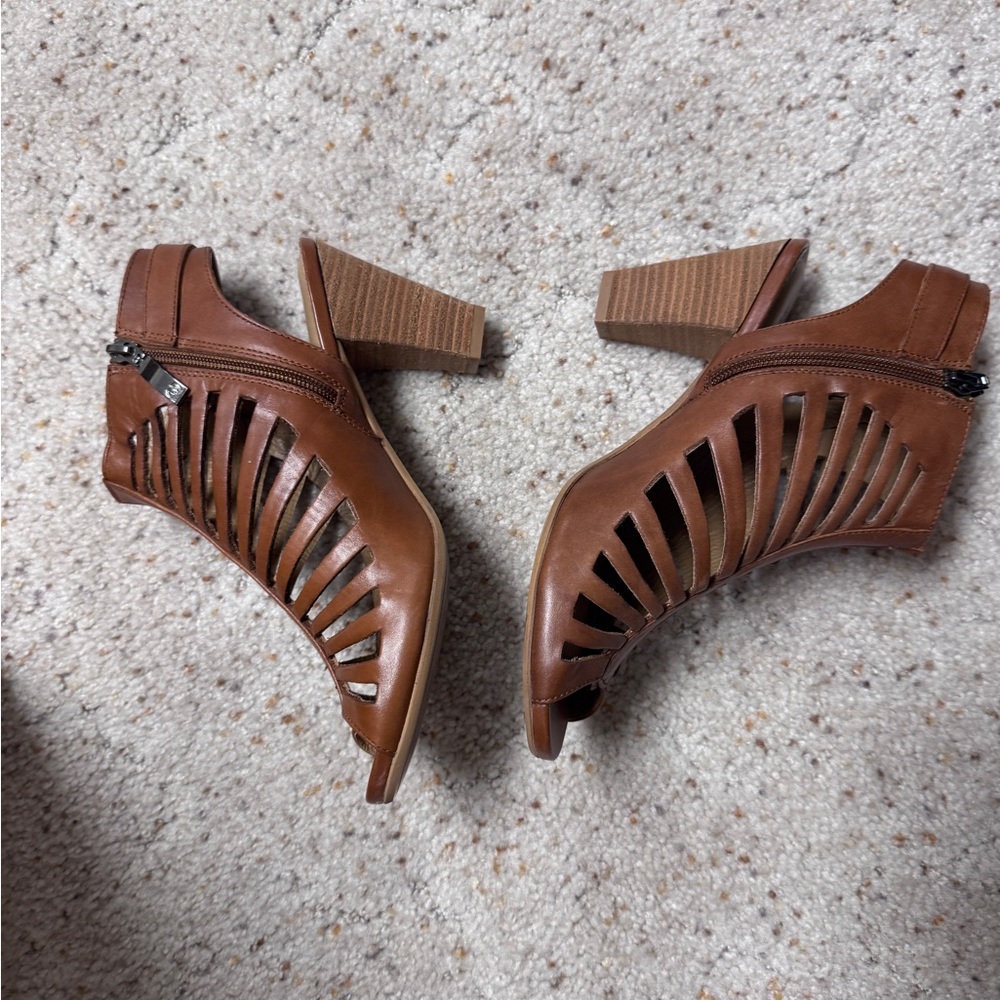Gerry Weber Tan Leather Zip Sandals
